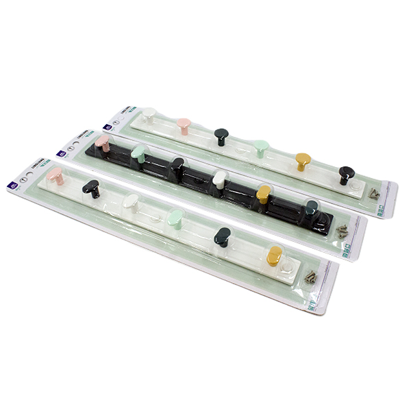 Планка с 6 крючками (пластик)