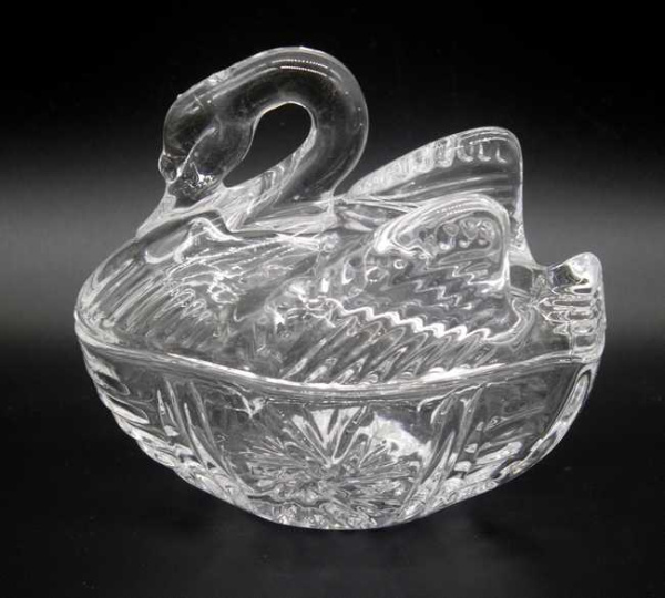 Конфетница стеклянная ЛЕБЕДЬ