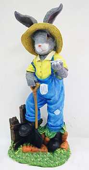 Зайчик дачник с бабочкой