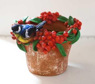 Кашпо "Птичка синичка с ягодами"