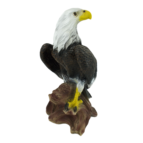 Орел на пне большой