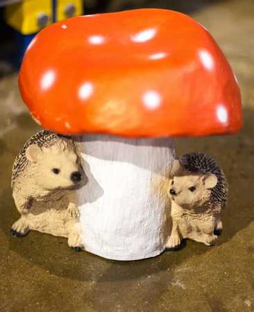 Гриб-мухомор с ежами малый