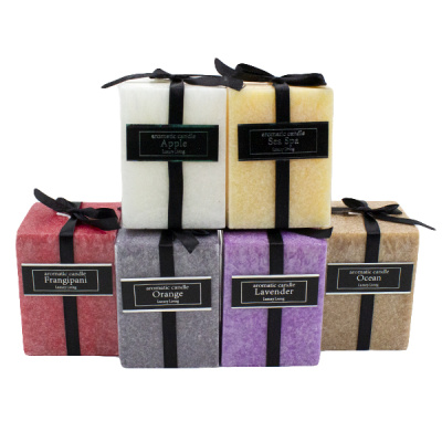 Свеча декоративная цветная 7*7*10см