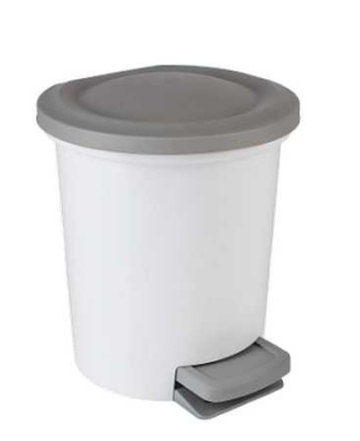 Контейнер для мусора 6л Vogue с педалью белый (то)