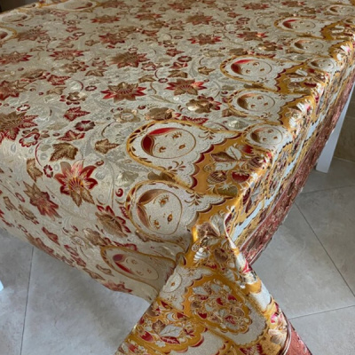 Клеенка в упаковке ПВХ на ткани 137х165 Версаль 8907C-S 