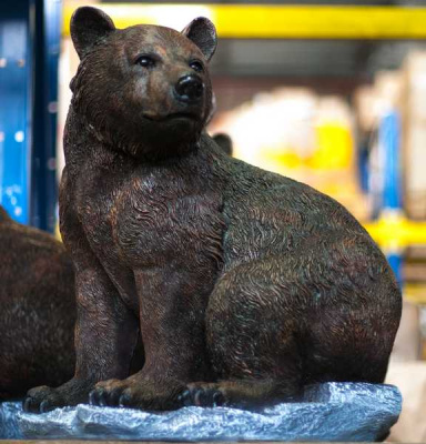 Медведь на камне (боком)