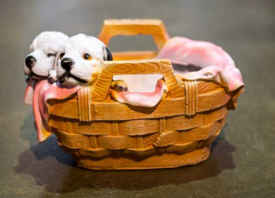 Кашпо "Щенки в бельевой корзине"
