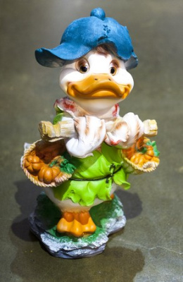 Утка в кепке 58см