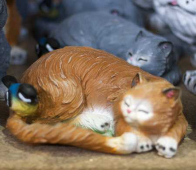 Кошка кормушка