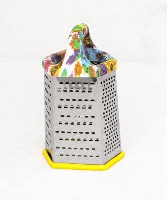 Терка шестигранная с цветной ручкой 23см