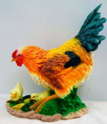 Курица с цыплятами на прогулке