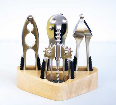 Набор 5 предметов на дер. подставке  MARVEL