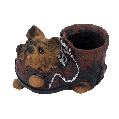 Кашпо "Башмак с собакой"