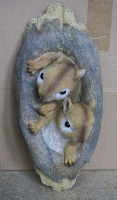 Белки в дупле